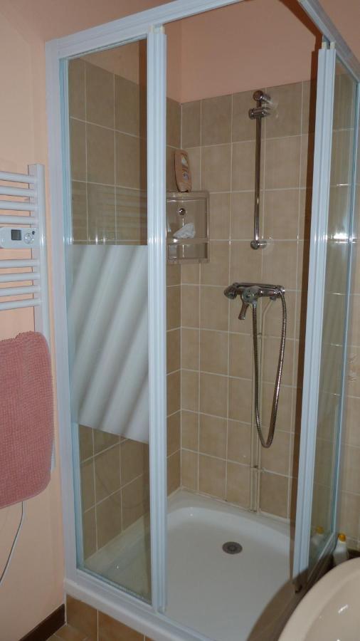 Maison De Vacances Pour 6 Personnes Avec Piscine Lainsecq Kültér fotó
